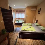 Elegance On A Budget - Rooms For Rent In Sofia Center