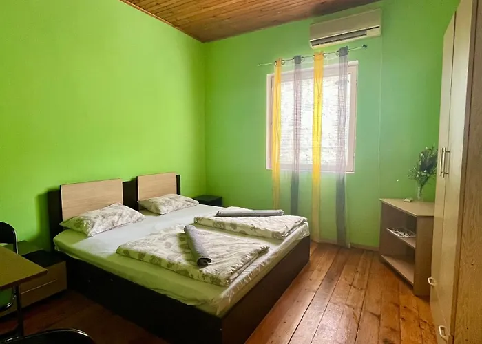 Elegance On A Budget - Rooms For Rent In Sofia Center
