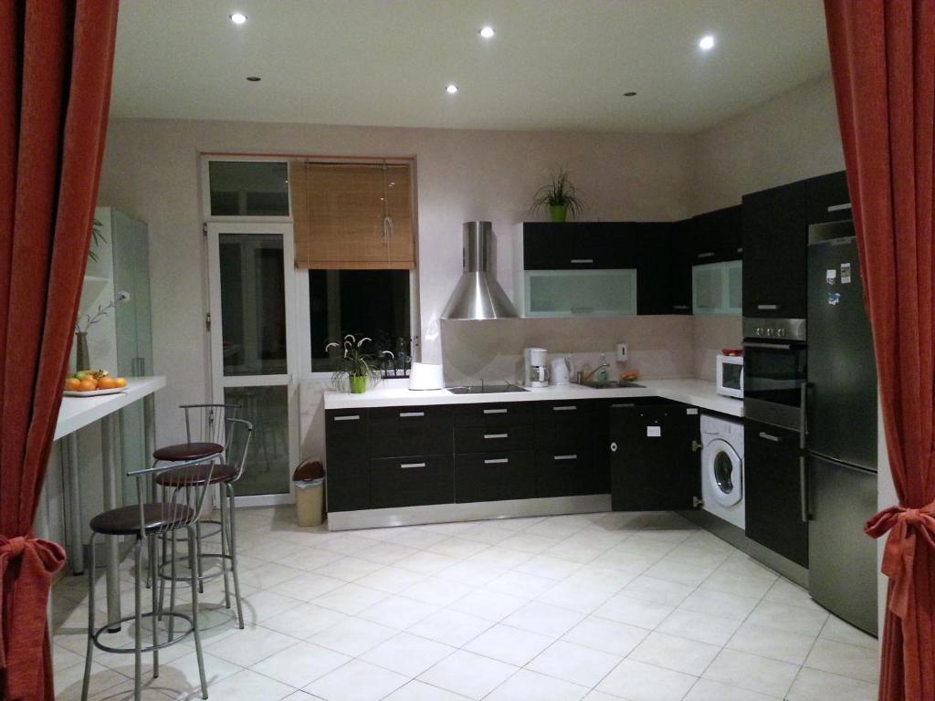 Elegance On A Budget - For Rent In Center *