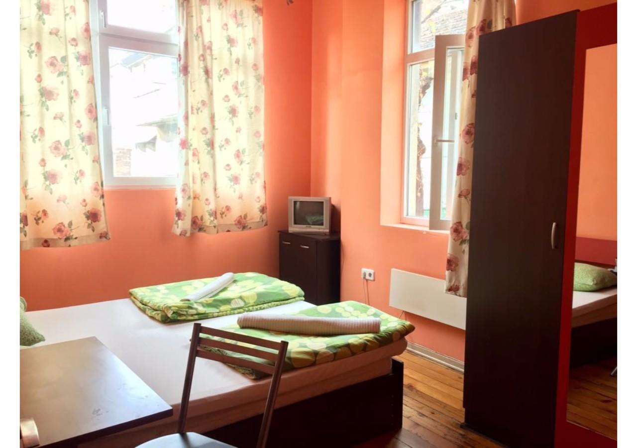 Hostel Elegance On A Budget - For Rent In Center