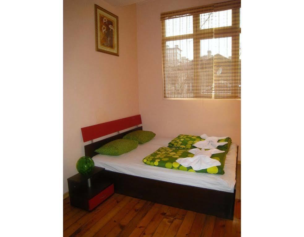 Elegance On A Budget - For Rent In Center Hostel Sofia