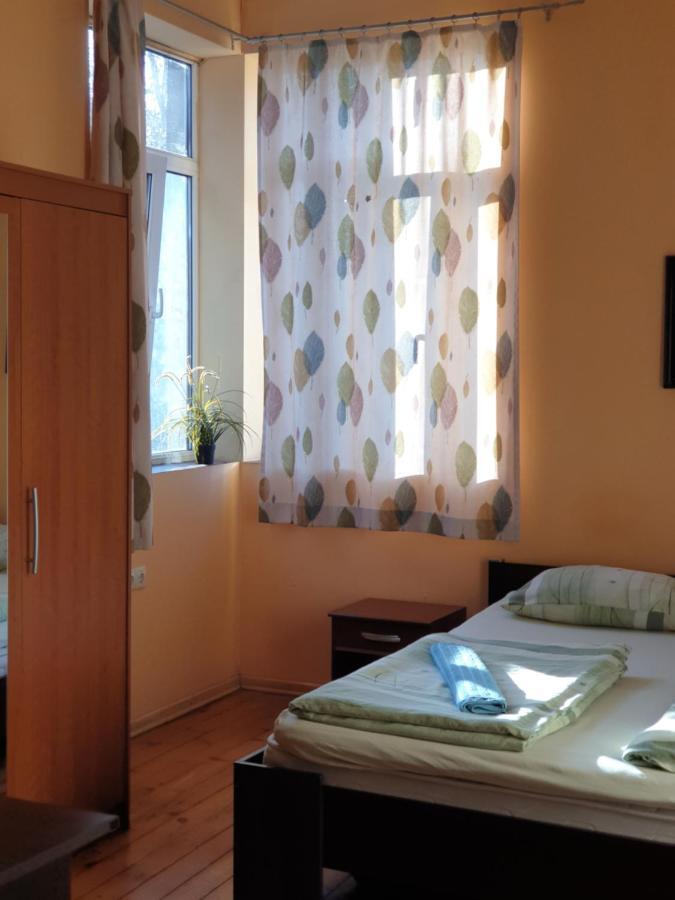 Hostel Elegance On A Budget - For Rent In Center Sofia