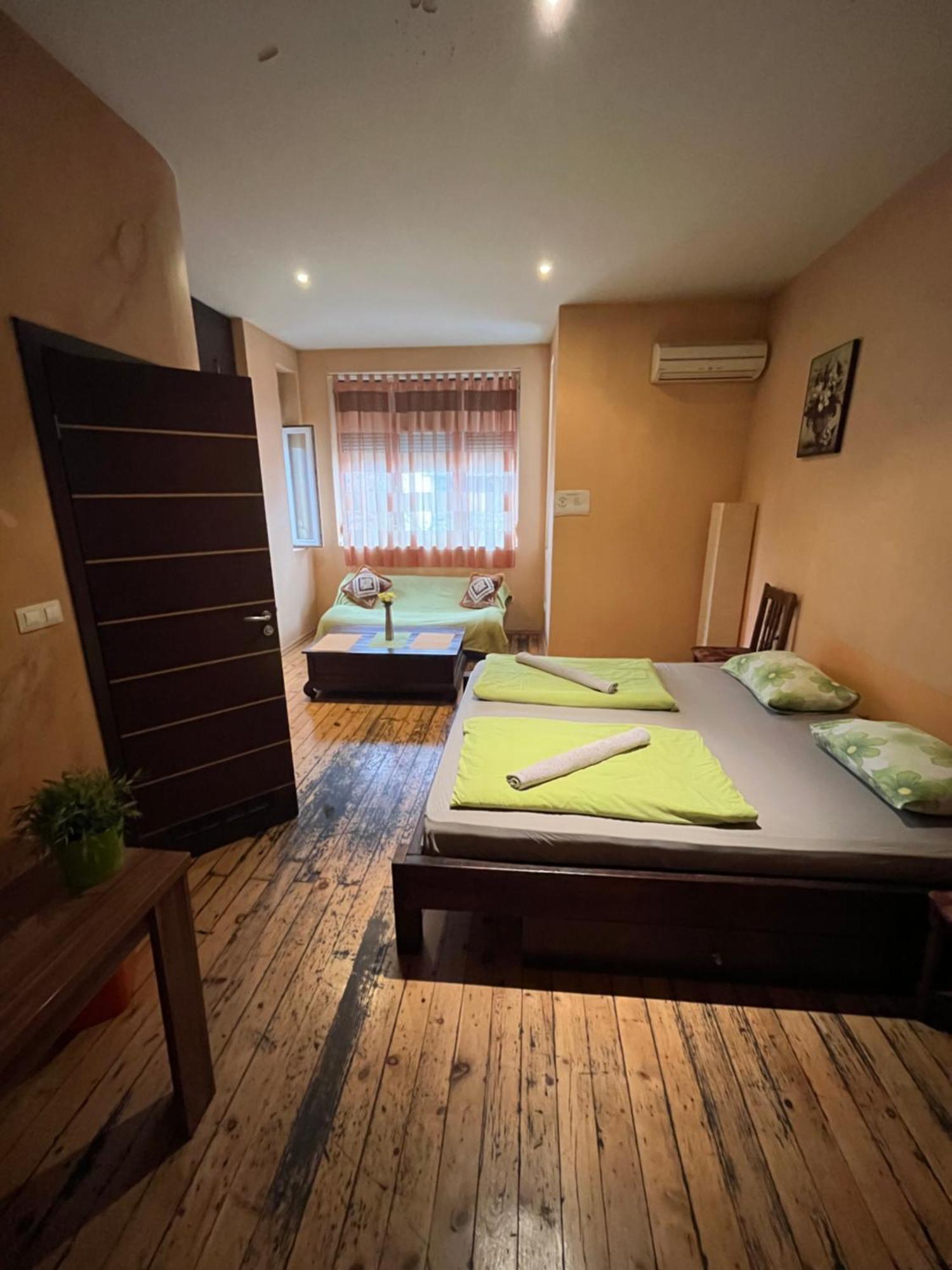 Hostel Elegance On A Budget - For Rent In Center Sofia